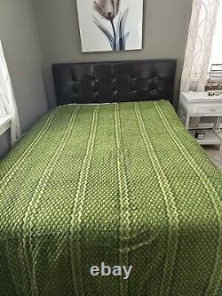 RARE Green on Green BEAUTIFUL Vintage Chenille Bedspread/Blanket 92x102EUC