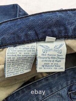 Robins Jeans Designer Snake Short Flap Pocket Studded Medium Wash Size 42 x 29L