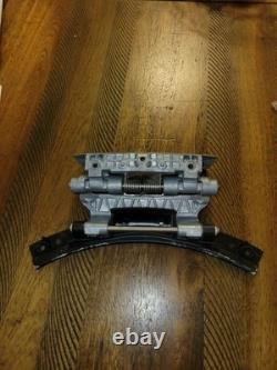 Charnière de porte de lave-linge Electrolux 137107500