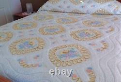 Couvre-lit en chenille vintage de taille complète et joli
