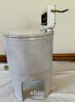 Échantillon ou jouet de vendeur de machine à laver à essor en métal vintage rare de Pet Mfg
