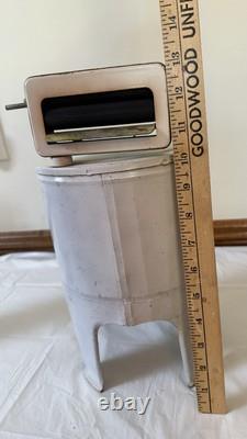 Échantillon ou jouet de vendeur de machine à laver à essor en métal vintage rare de Pet Mfg