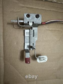 Interrupteur de couvercle de machine à laver GE WH12X1043
